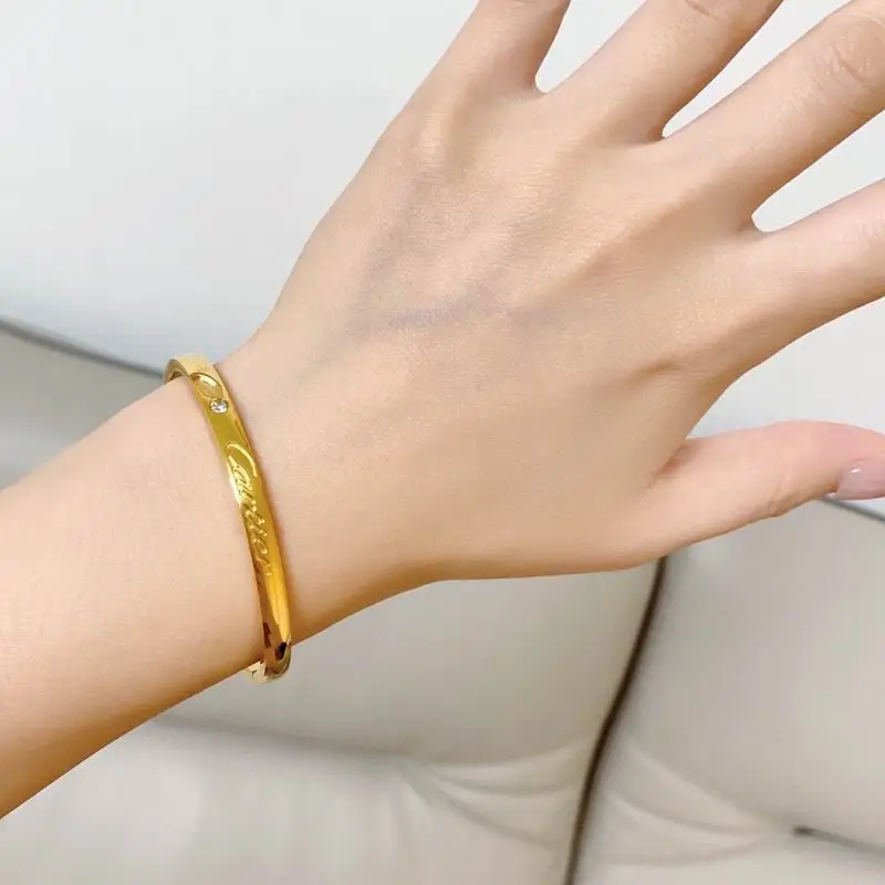 Cartier bracelet 11lyx17 (9)