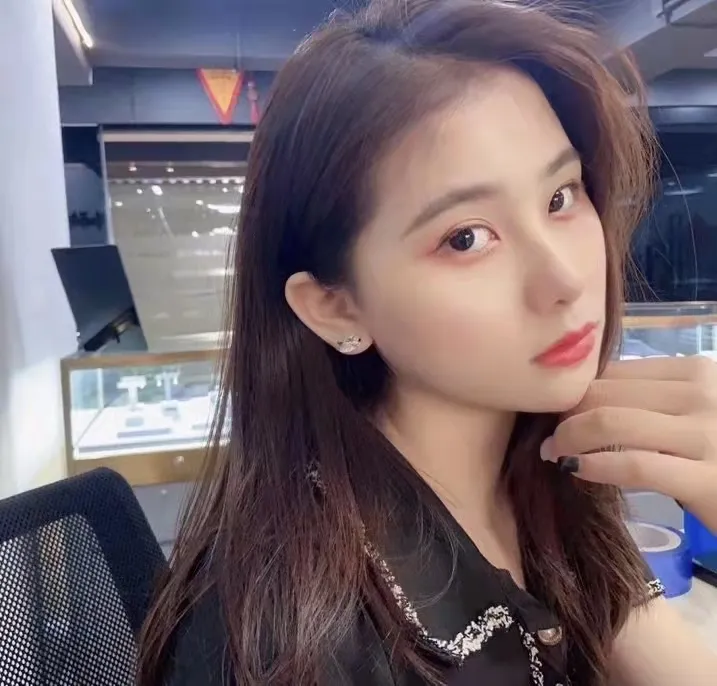 Cartier earring 11lyx14 (7)