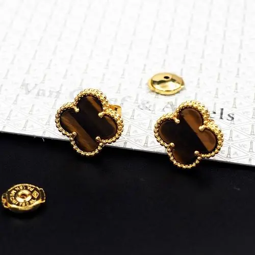 Van Cleef & Arpels earring 12lyh20 (1)