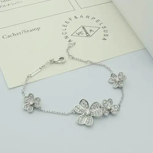 Van Cleef & Arpels bracelet 04lyh27 (1)