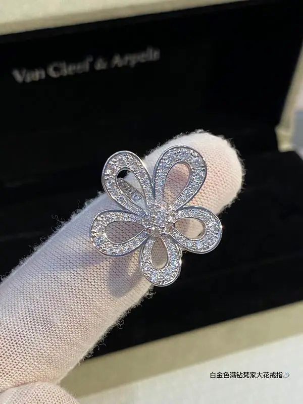 Van Cleef & Arpels ring 03lyh20 (1)