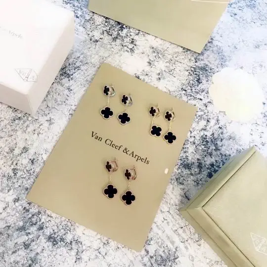 Van Cleef & Arpels earring 04lyh14 (1)