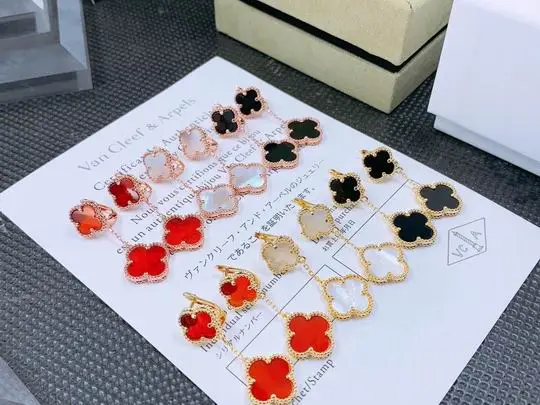 Van Cleef & Arpels earring 05lyh17 (1)