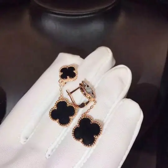 Van Cleef & Arpels earring 05lyh17 (1)