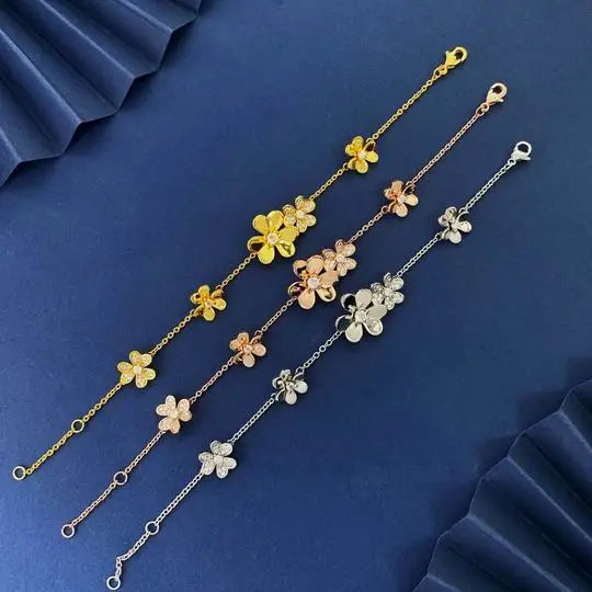 Van Cleef & Arpels bracelet 04lyh23 (1)