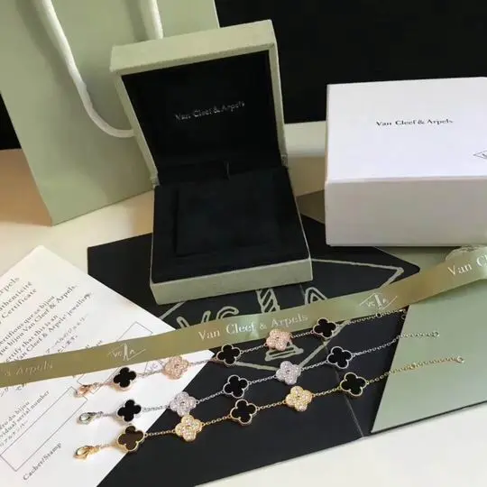 Van Cleef & Arpels bracelet06 (8)