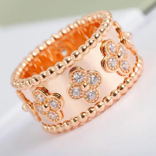 Van Cleef & Arpels ring 12lyh16 (1)