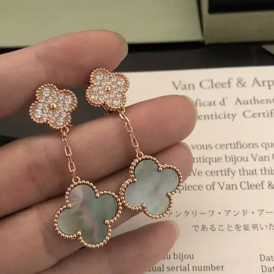Van Cleef & Arpels earring 04lyh09 (1)
