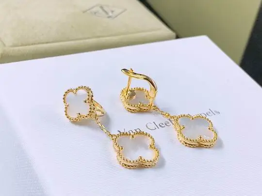 Van Cleef & Arpels earring 05lyh17 (1)