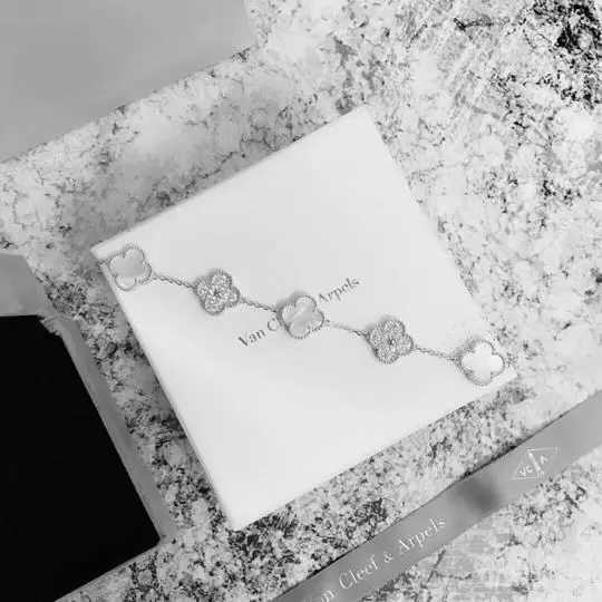 Van Cleef & Arpels bracelet 04lyh24 (1)