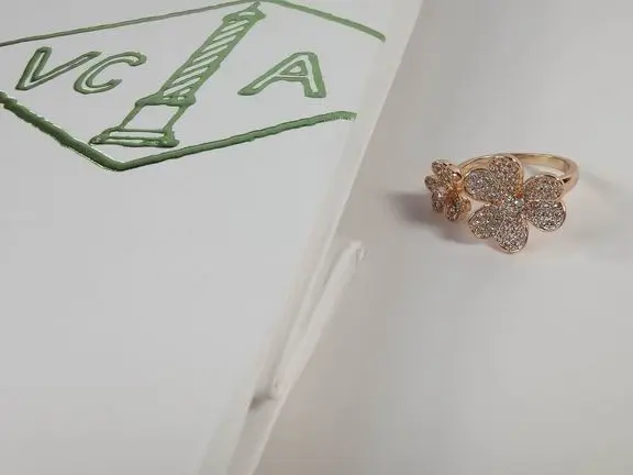 Van Cleef & Arpels ring 04lyh08 (1)