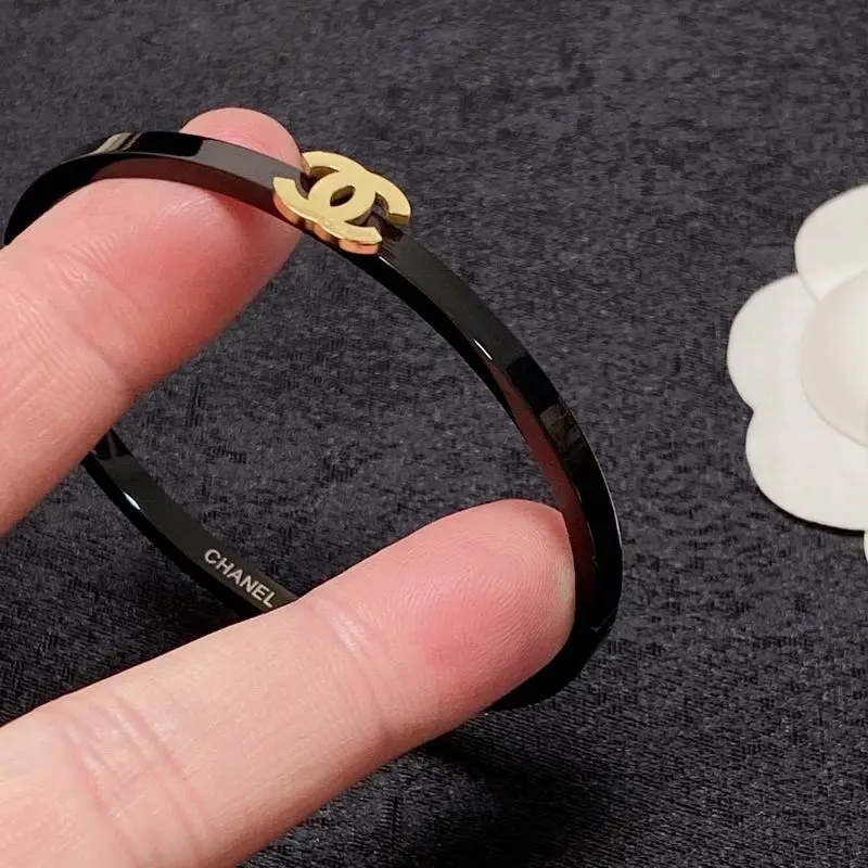 Chanel bracelet 1lyx19 (9)