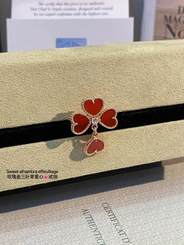 Van Cleef & Arpels ring 03lyh19 (1)