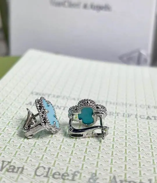 Van Cleef & Arpels earring 11lyh18 (1)