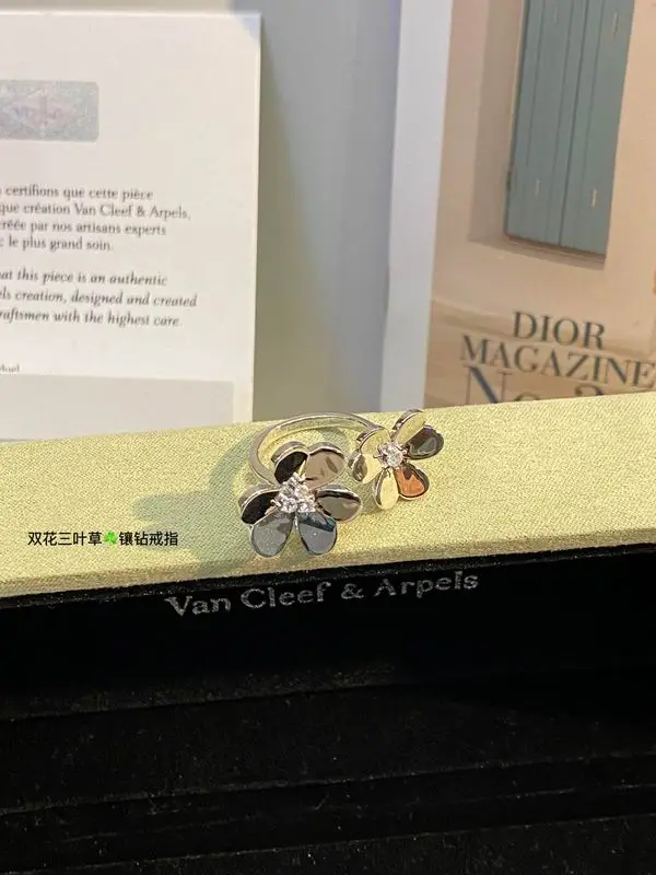 Van Cleef & Arpels ring 03lyh18 (1)