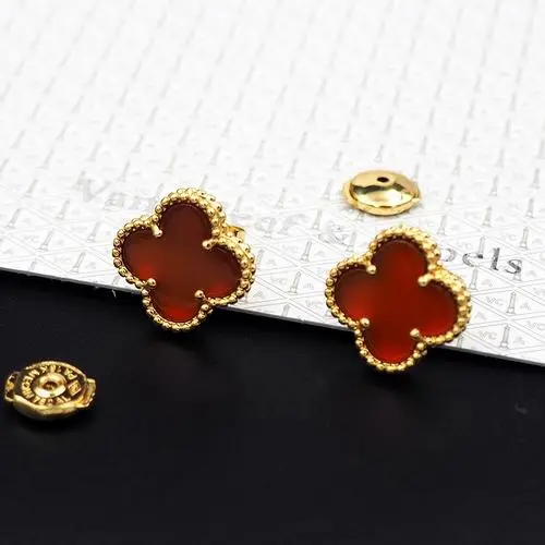 Van Cleef & Arpels earring 12lyh20 (1)