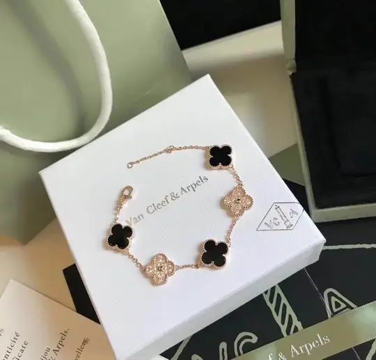 Van Cleef & Arpels bracelet06 (8)