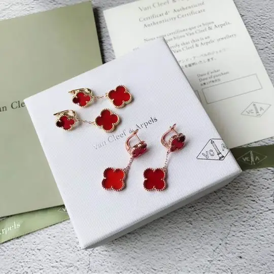 Van Cleef & Arpels earring 05lyh17 (1)
