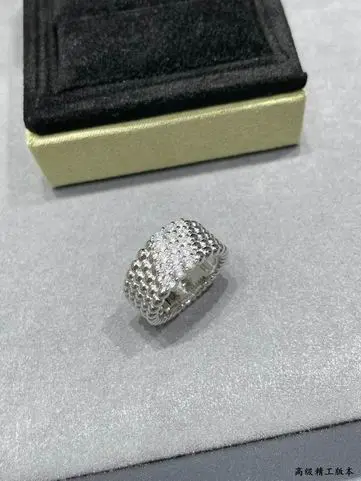 Van Cleef & Arpels ring 12lyh15 (3)