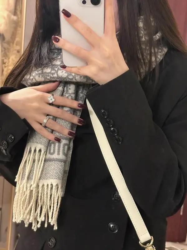 Van Cleef & Arpels ring 03lyh17 (1)