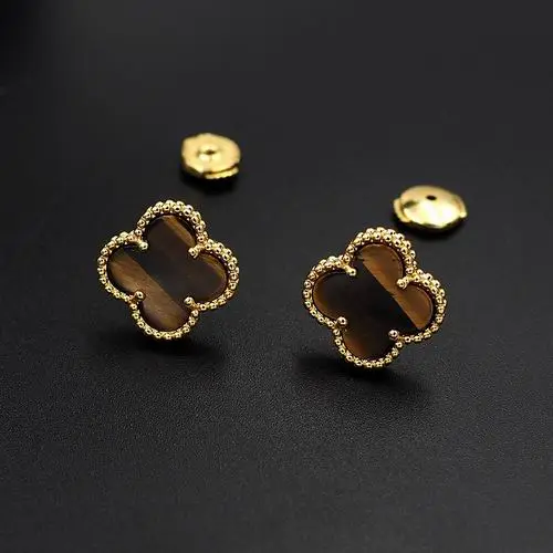 Van Cleef & Arpels earring 12lyh20 (1)