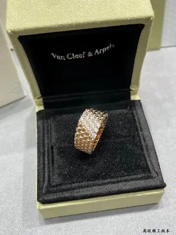 Van Cleef & Arpels ring 12lyh15 (3)