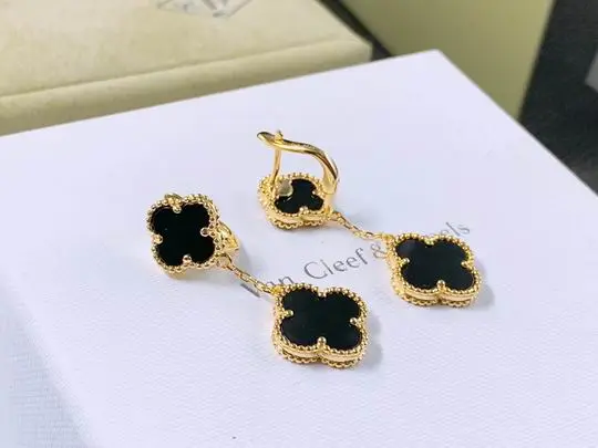 Van Cleef & Arpels earring 05lyh17 (1)
