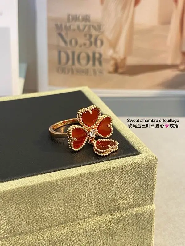 Van Cleef & Arpels ring 03lyh19 (1)