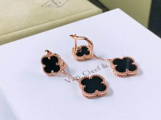 Van Cleef & Arpels earring 05lyh17 (1)