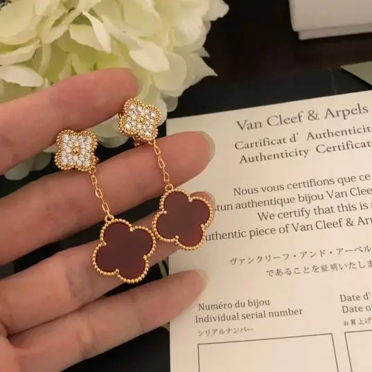 Van Cleef & Arpels earring 04lyh09 (1)
