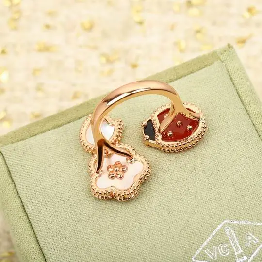 Van Cleef & Arpels ring 06lyh14 (1)