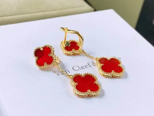 Van Cleef & Arpels earring 05lyh17 (1)
