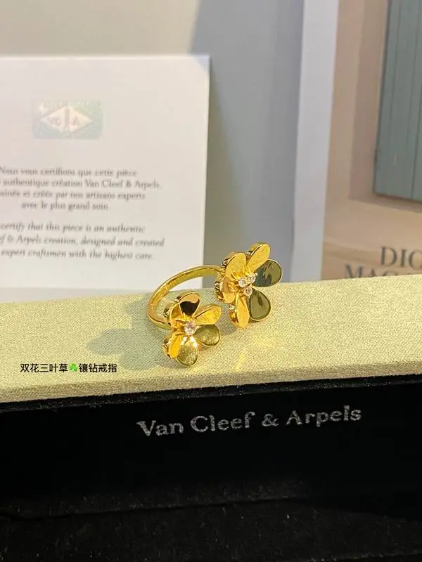 Van Cleef & Arpels ring 03lyh18 (1)