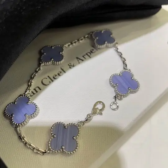 Van Cleef & Arpels bracelet 04lyh31 (1)