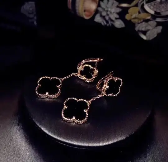 Van Cleef & Arpels earring 05lyh17 (1)