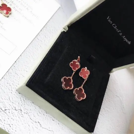 Van Cleef & Arpels earring 05lyh17 (1)
