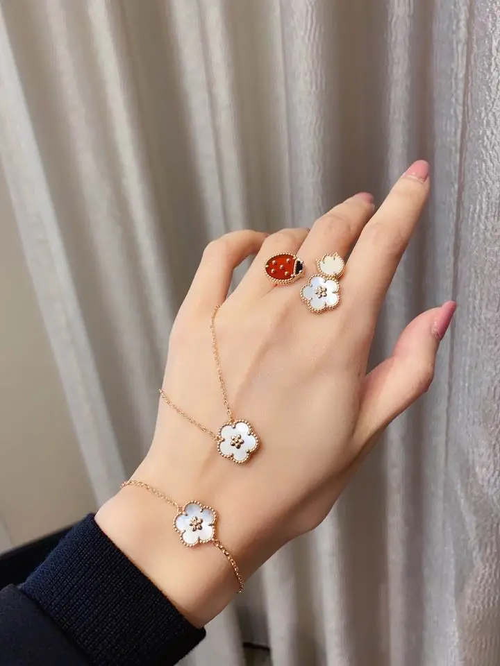 Van Cleef & Arpels ring 06lyh14 (1)