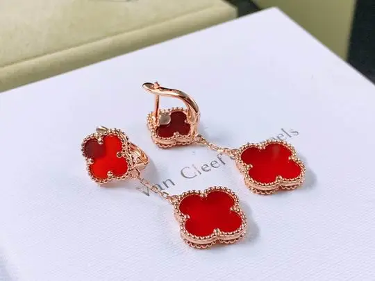 Van Cleef & Arpels earring 05lyh17 (1)