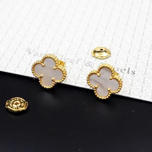 Van Cleef & Arpels earring 12lyh20 (1)