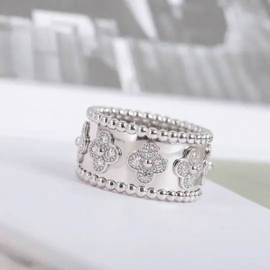 Van Cleef & Arpels ring 04lyh13 (1)