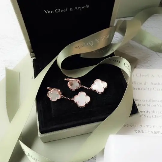 Van Cleef & Arpels earring 05lyh17 (1)