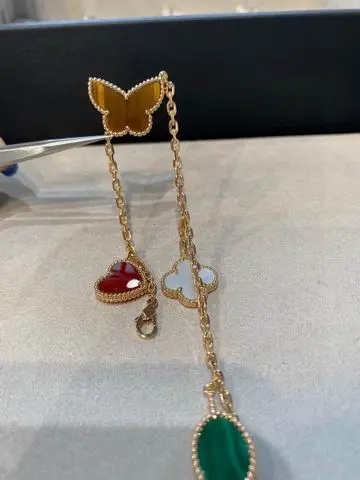 Van Cleef & Arpels bracelet 04lyh22 (1)