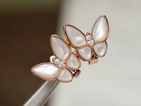 Van Cleef & Arpels earring 04lyh11 (1)