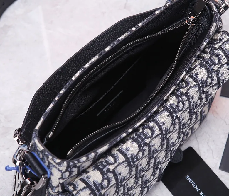 CD93315 24X17X8cm WP (1)