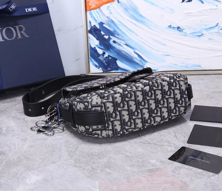 CD93315 24X17X8cm WP (1)