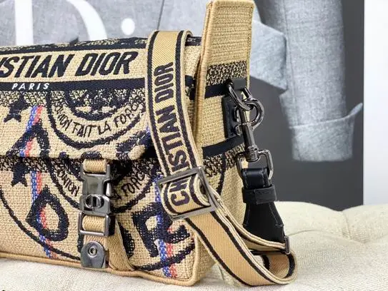 Dior Camp M1241米黄 23x15x8cm wz (1)