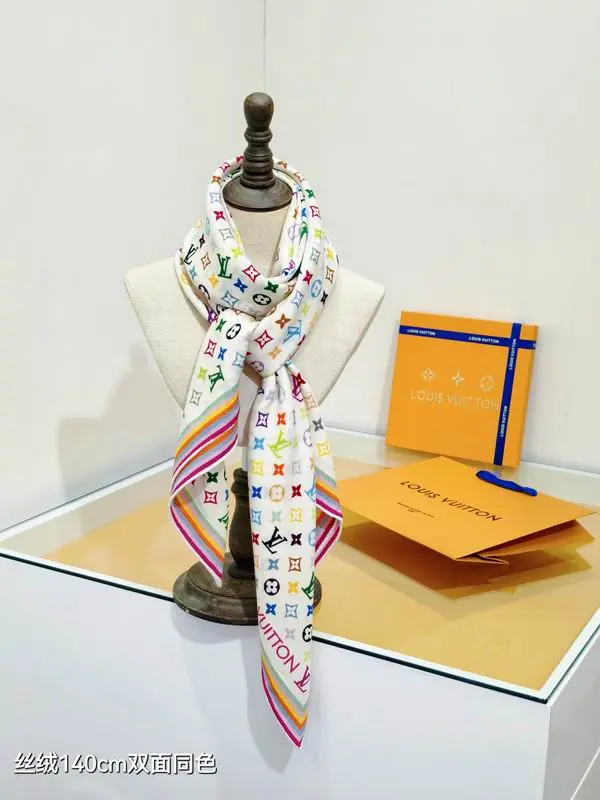 LV Scarf 140X140cm 70%羊绒30%真丝 E33 (16)
