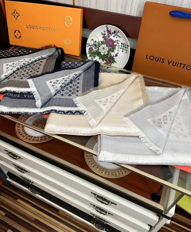 LV scarf 120X120cm 50%羊毛 50%羊绒 E (8)