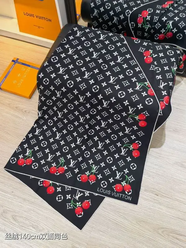 LV Scarf 140X140cm 70%羊绒30%真丝 E42 (15)