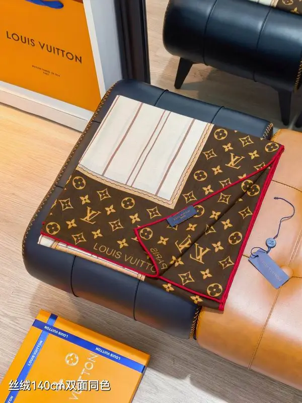 LV scarf 140X140cm 70%羊绒30%真丝 E15 (16)